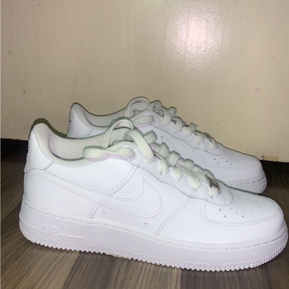 Size six mens Nike airforces 1s - Picture 4 of 5